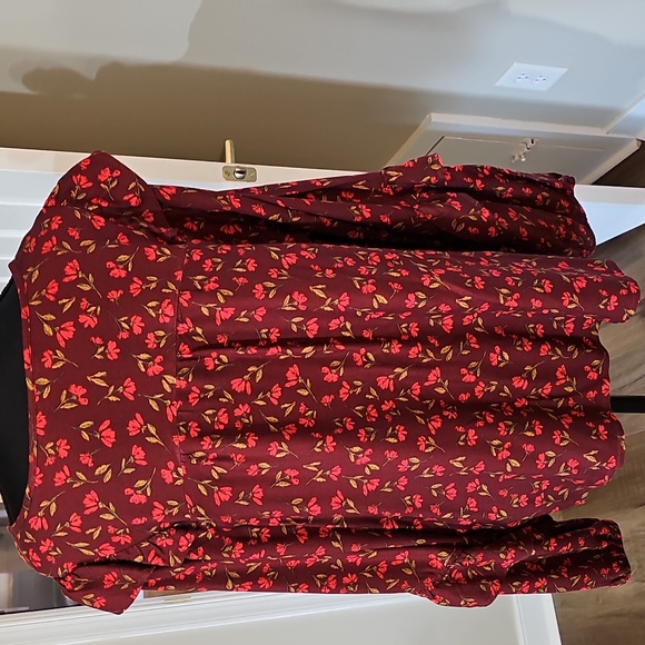 Top - Picture 9 of 16